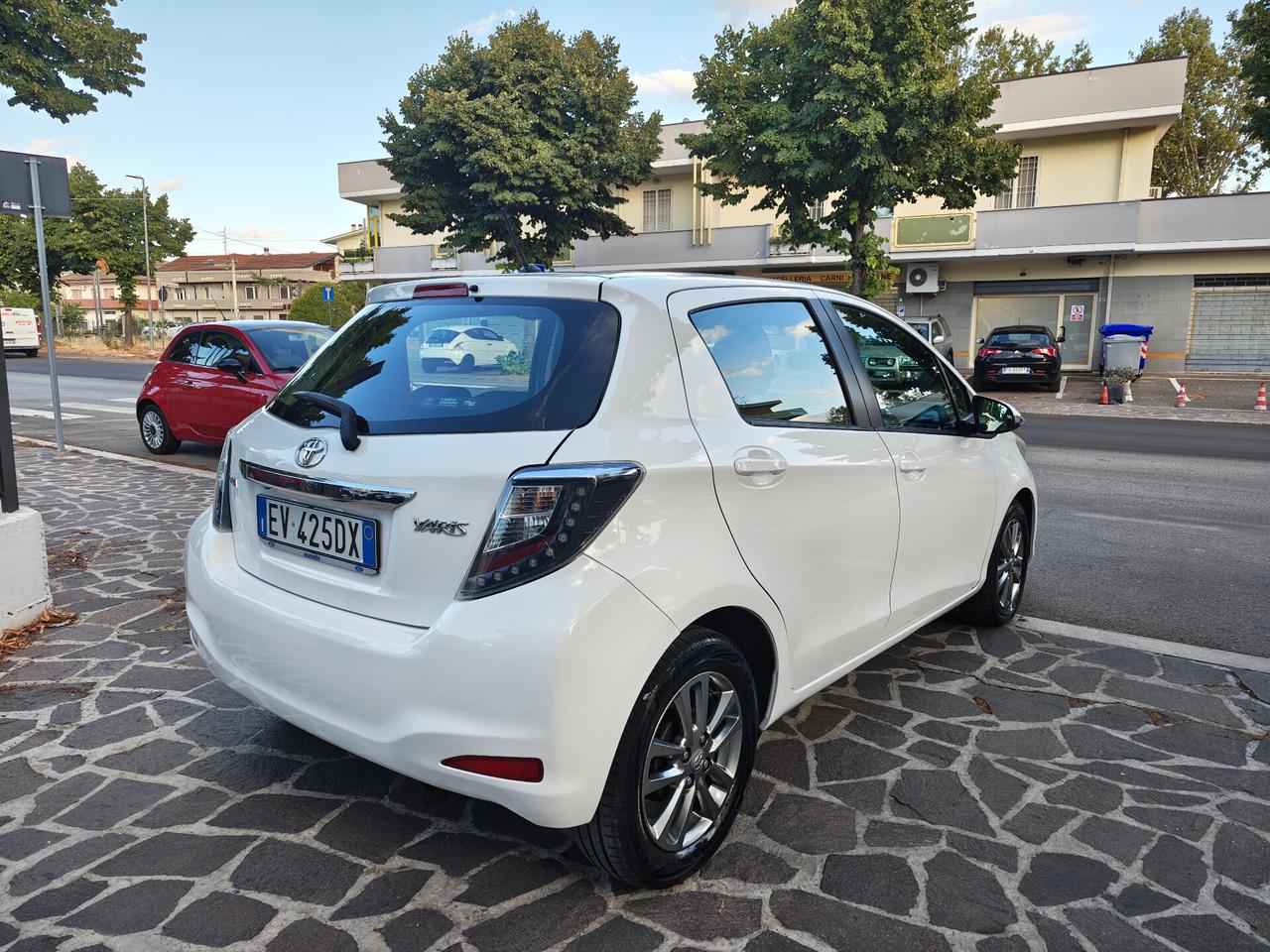 Toyota Yaris 1.0 5 porte Lounge