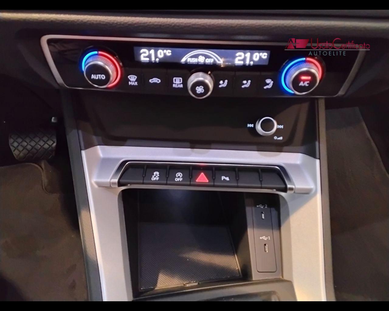 AUDI Q3 35 TDI quattro S tronic Business