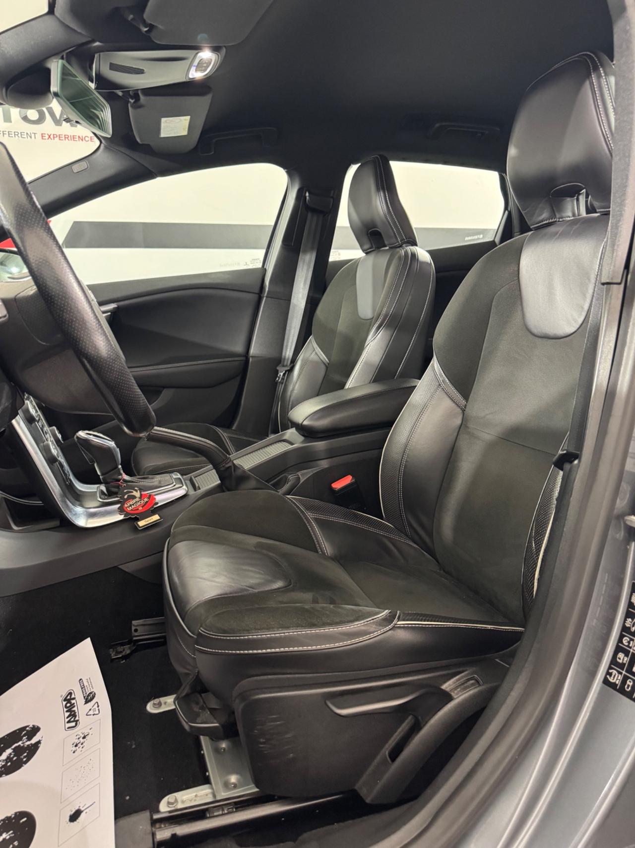 Volvo V40 D2 Geartronic R-design TAGLIANDI VOLVO CASAMADRE