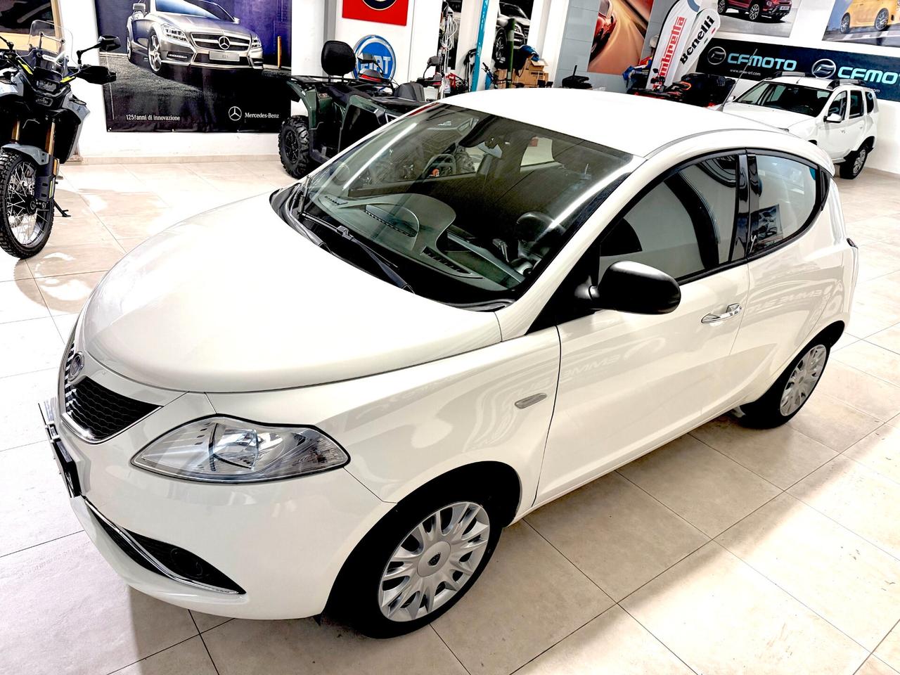 Lancia Ypsilon 1.2 69 CV 5 porte Gold