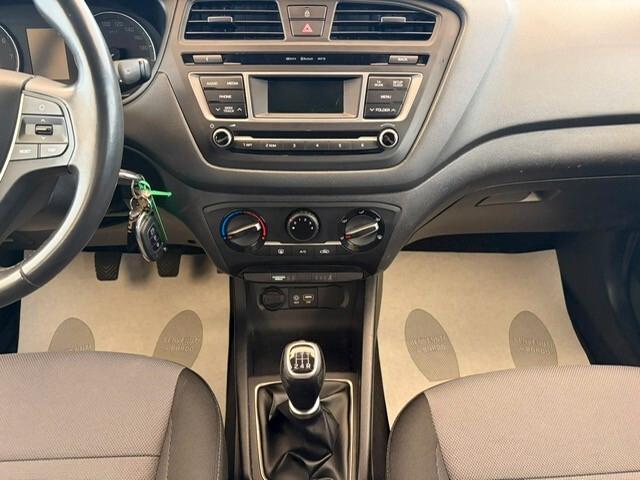 Hyundai i20 5p 1.2 Classic 75cv *NEOPATENTATI*