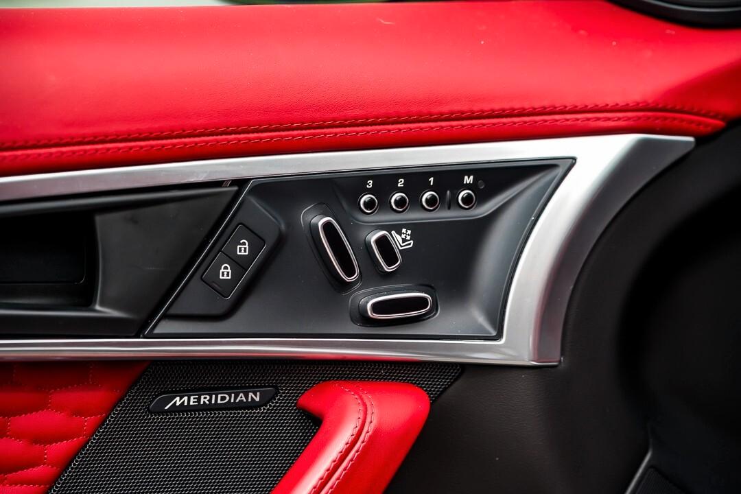 Jaguar F-Type 5.0 V8 First Edition 450 AWD
