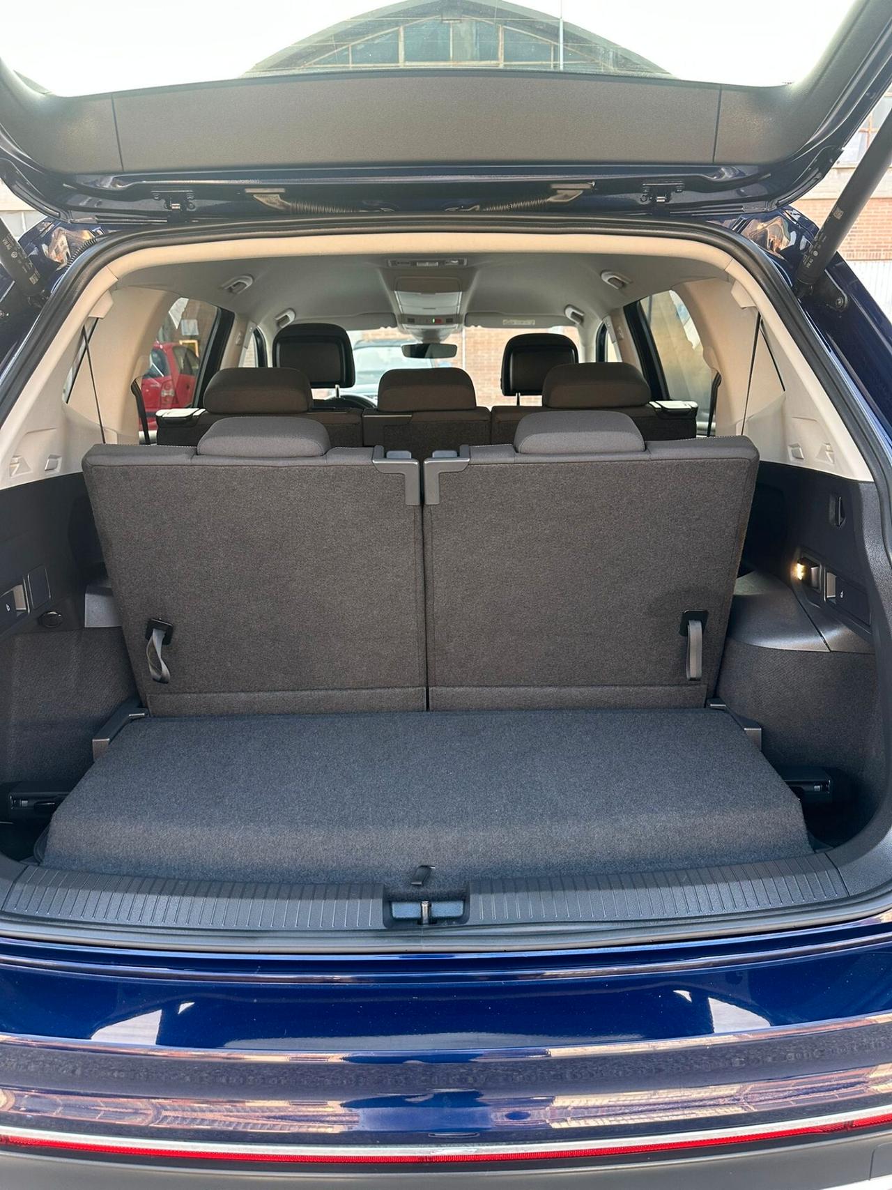 Volkswagen Tiguan Allspace Tiguan Allspace 2.0 TDI 200 CV SCR DSG 4MOTION Elegance 7 POSTI