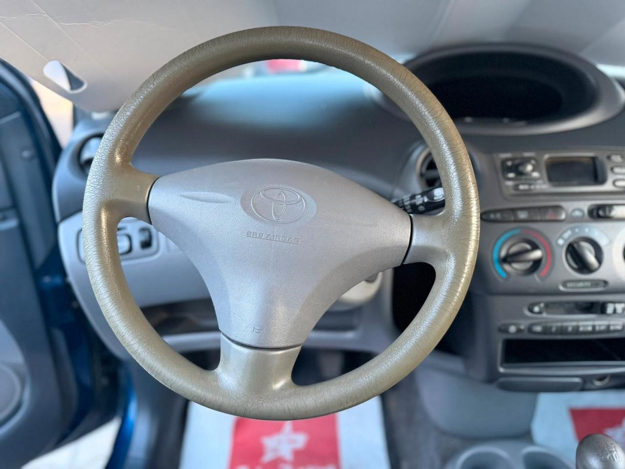 Toyota Yaris 1.0i 16V cat 5 porte Sol OK NEOPATENTATI