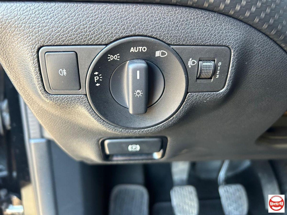 MERCEDES - Classe GLA - GLA 180 d Premium