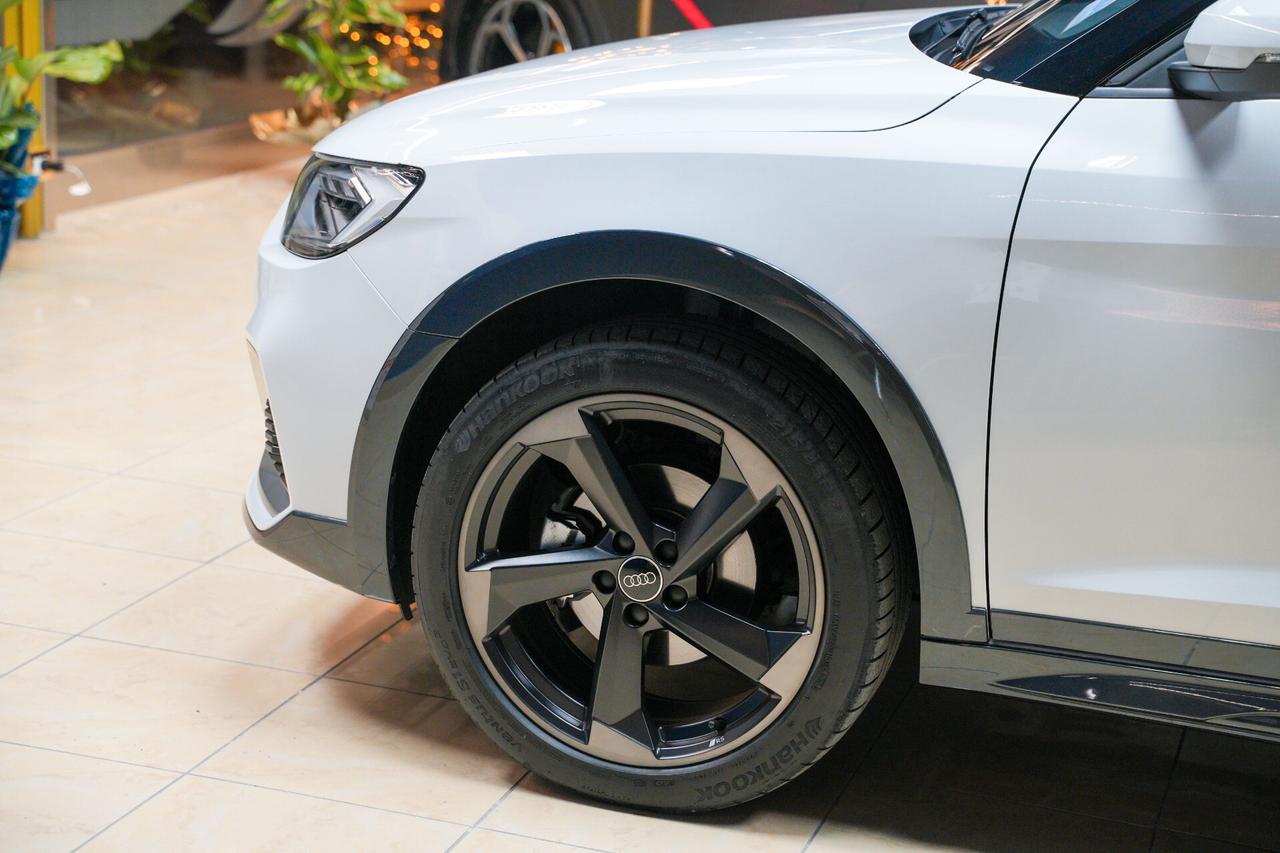 Audi A1 allstreet 30 TFSI S tronic Identity Contrast