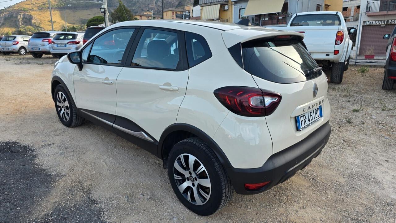 RENAULT CAPTUR dCi 8V 90 CV Life 2018 E6 € 9.500,00
