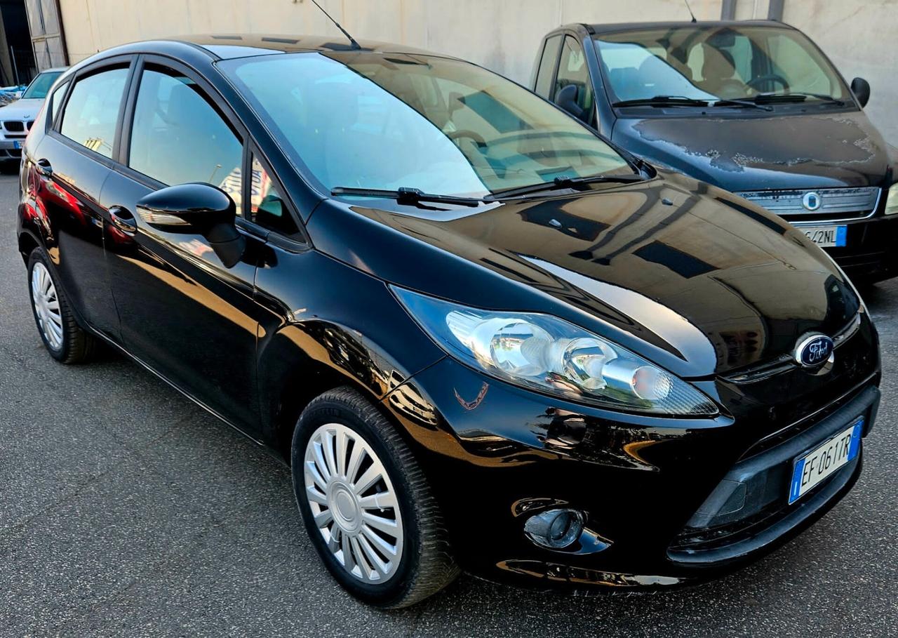 Ford Fiesta 1.4 TDCi 70CV 5 porte Titanium - IMPECCABILE -