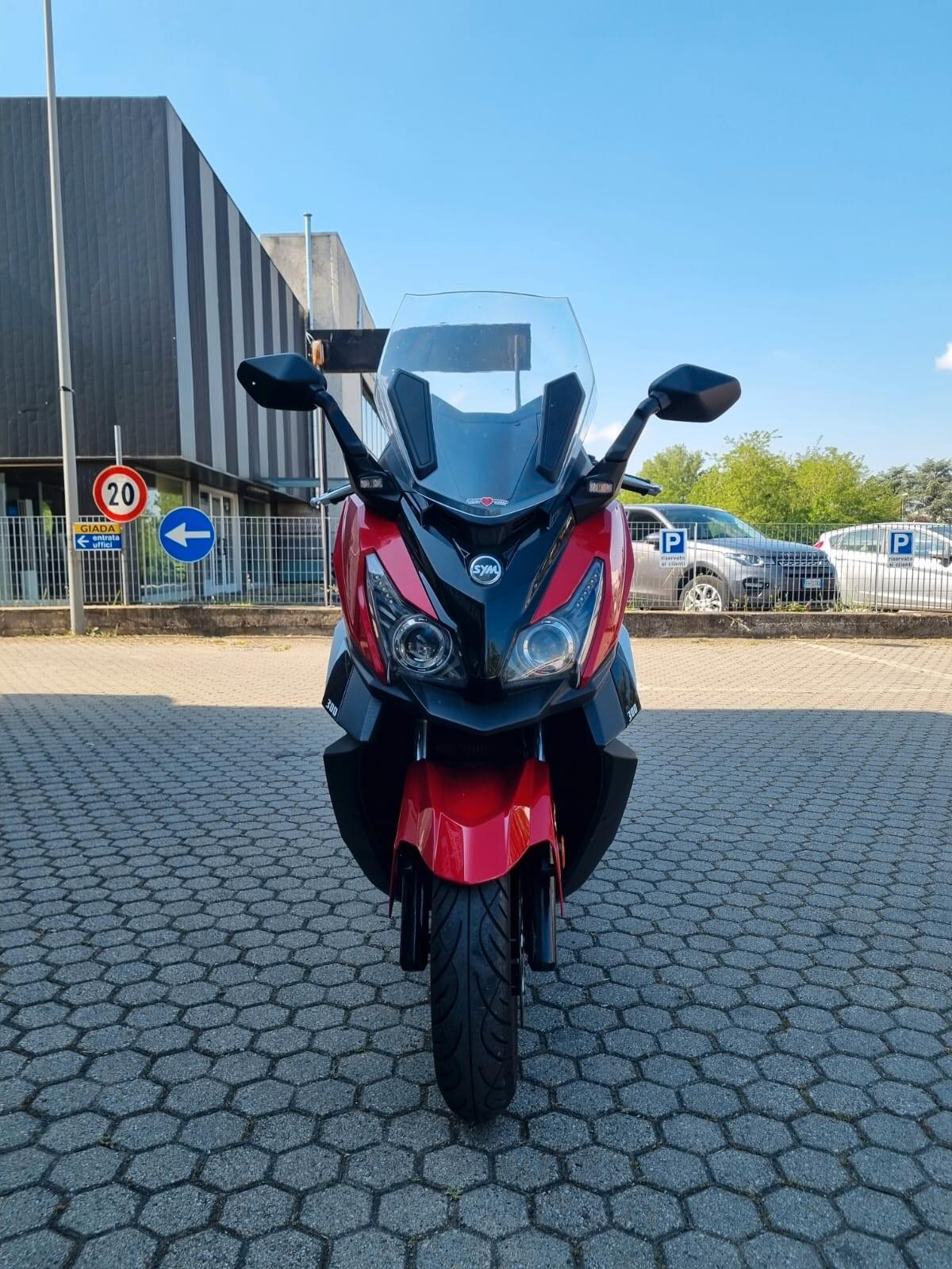 Sym Cruisym 300