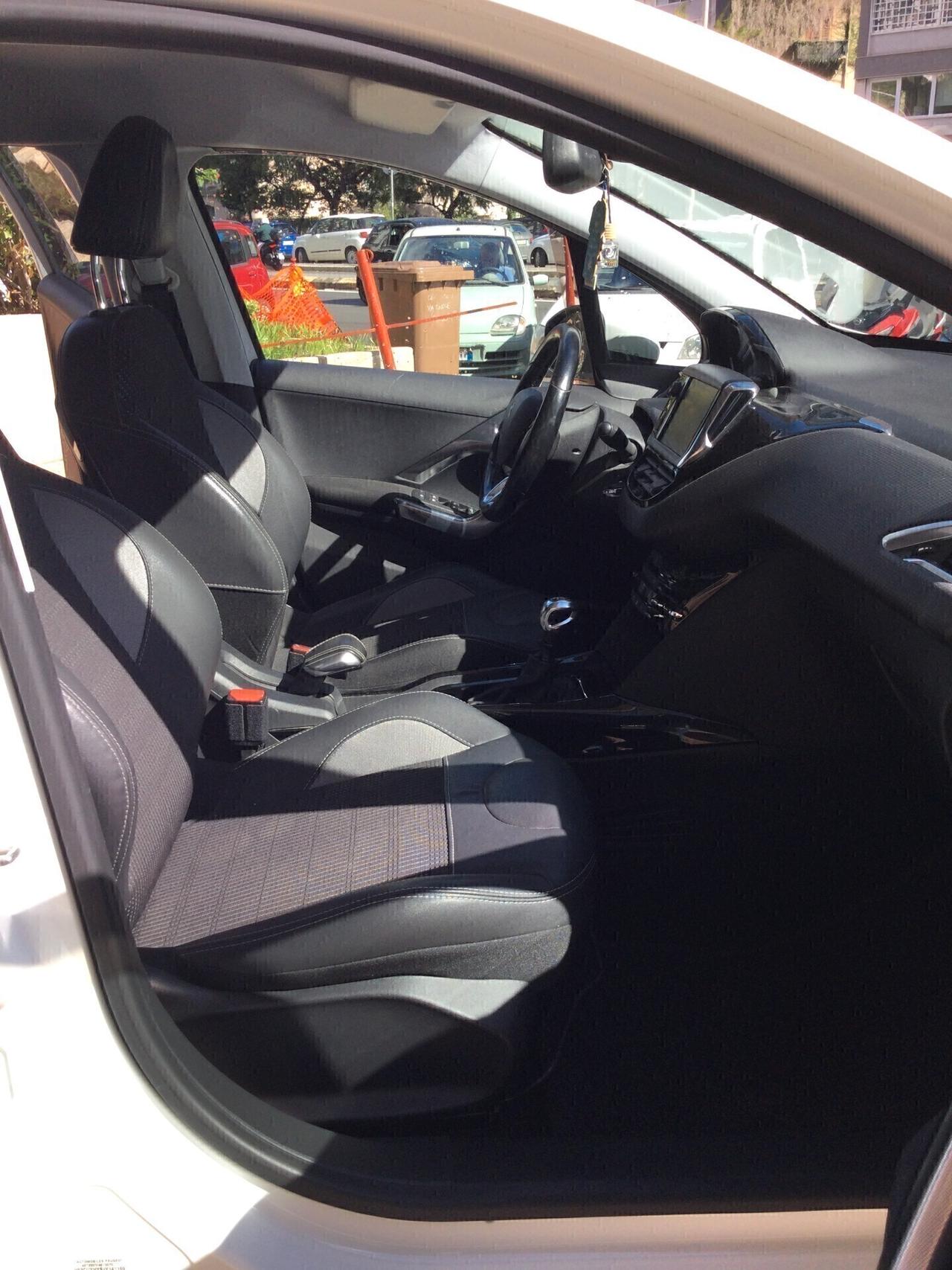 Peugeot 2008 BlueHDi 100 S&S Allure