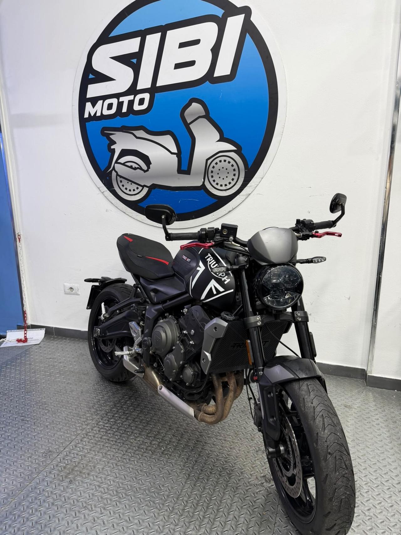 Triumph Trident 660