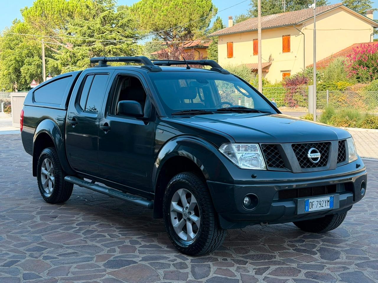 Nissan Navara 2.5 dCi 4 porte Double Cab - hard top