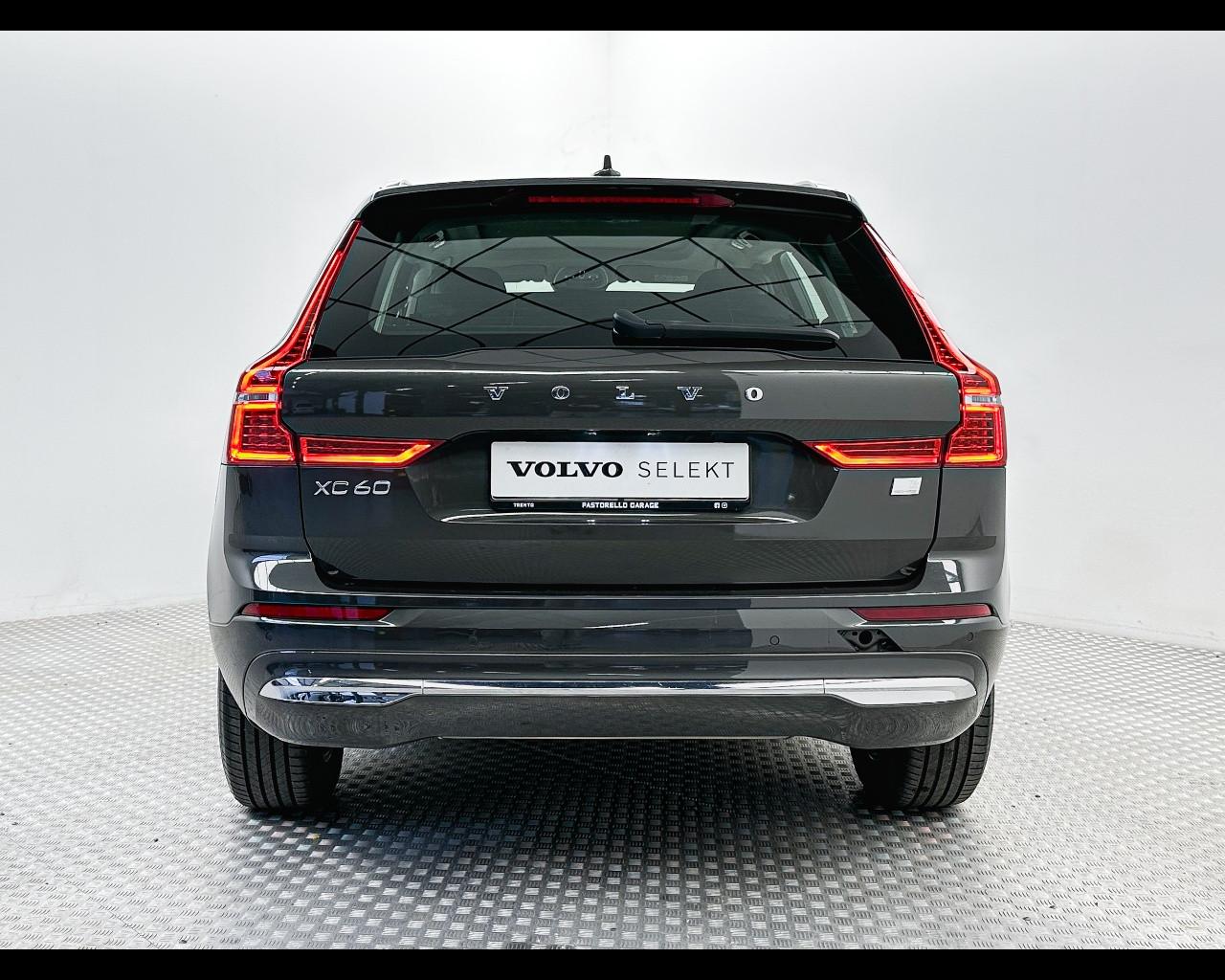 VOLVO XC60 (2017-->) - XC60 T6 Recharge Plug-in Hybrid AWD Inscription Expression