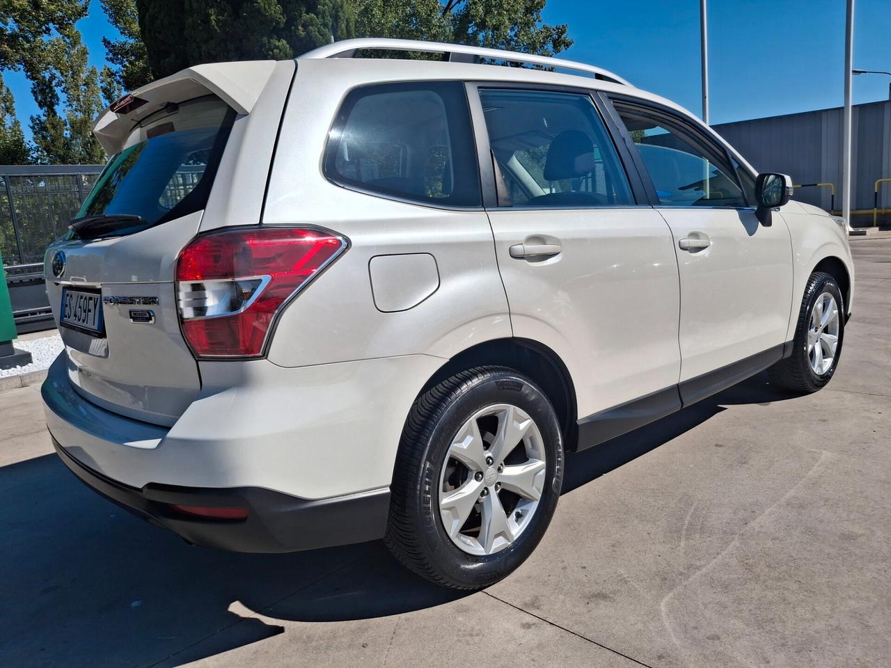 Subaru Forester 2.0D-4X4*TELECAMERA POSTERIORE*PREZZO AFFARE*