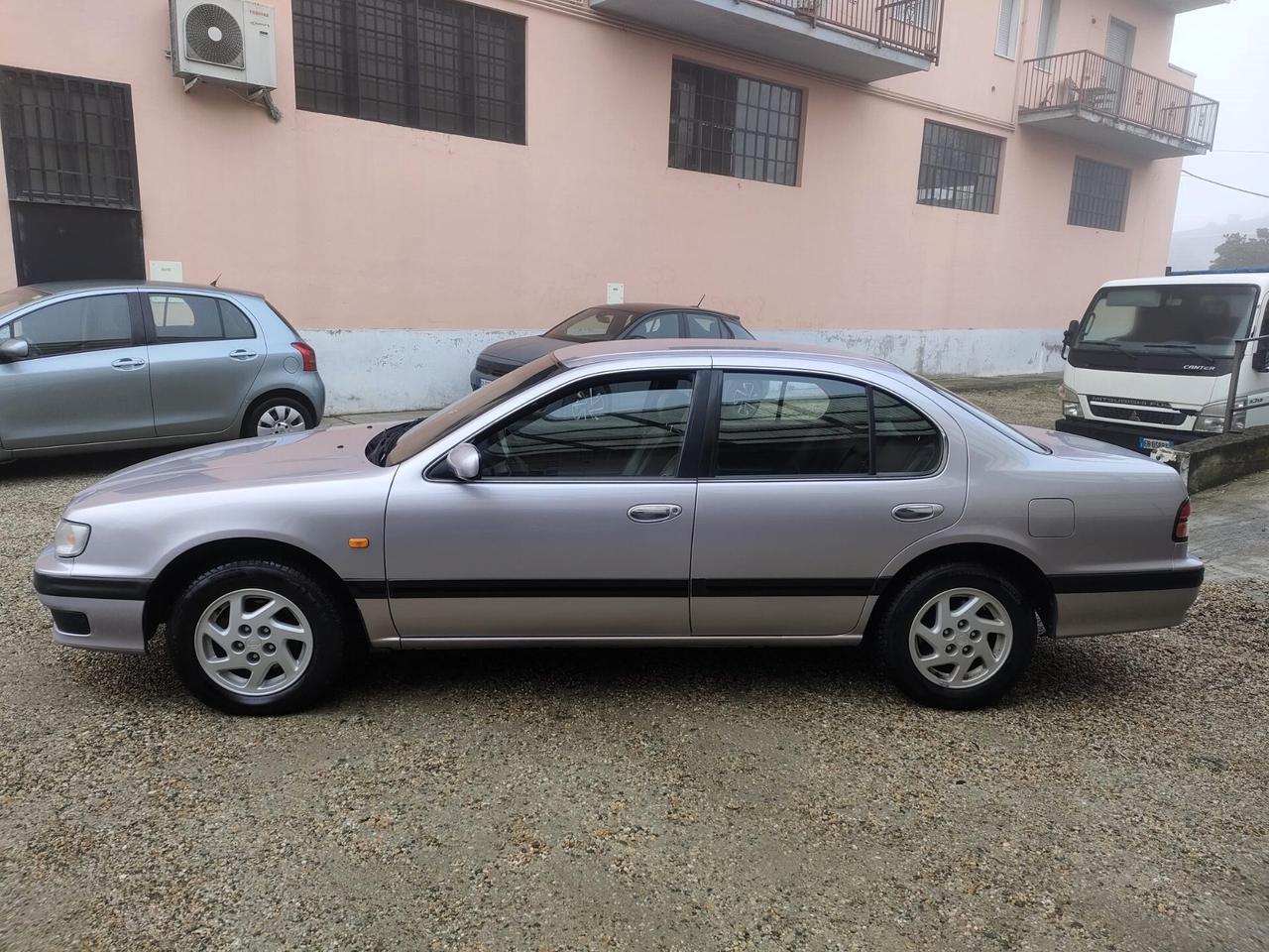 Nissan Maxima QX 2.0i V6 24V ASI