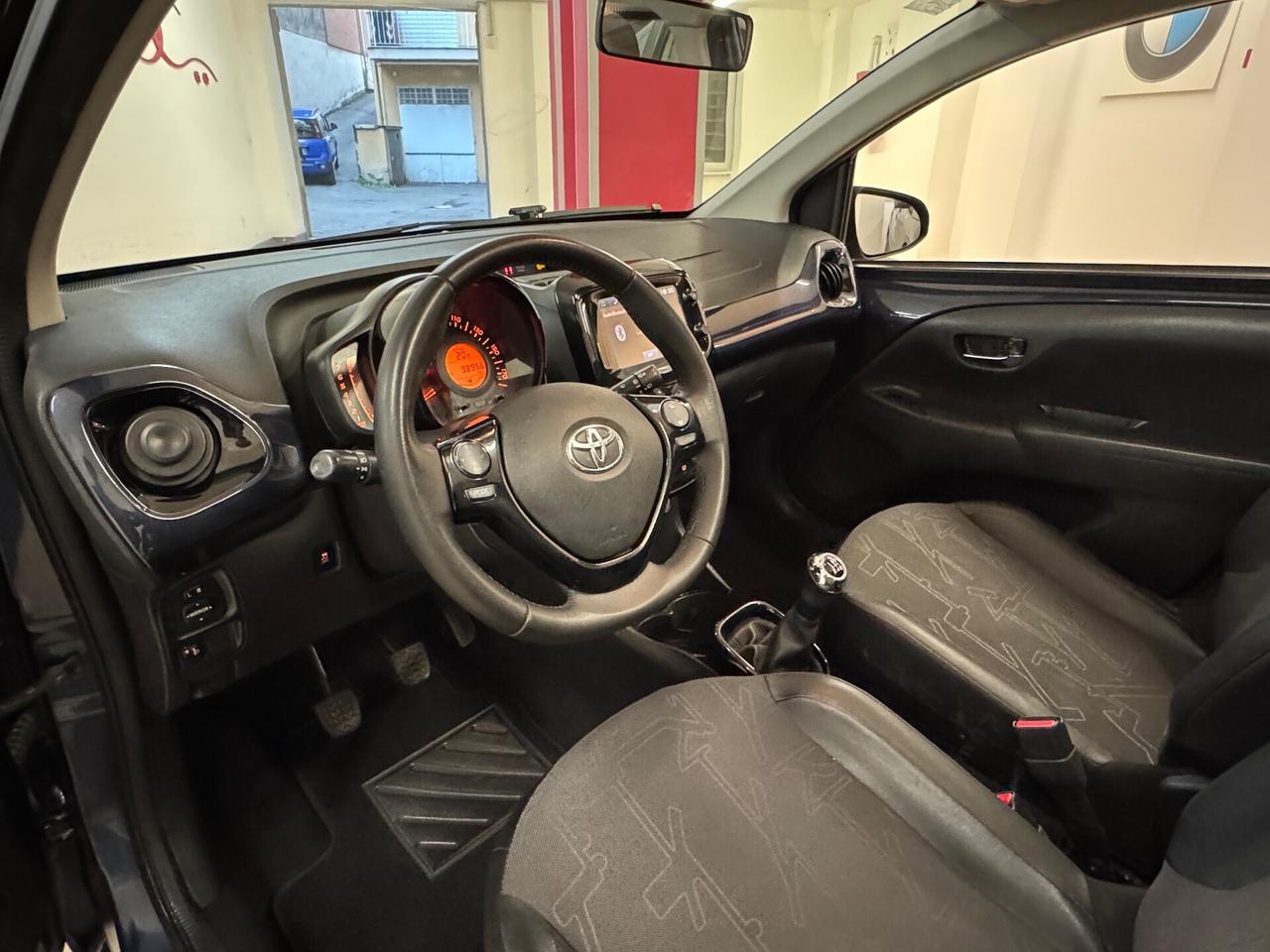 Toyota Aygo 1.0 VVT-i 69 CV 5p Camera Tetto Cruise Pelle