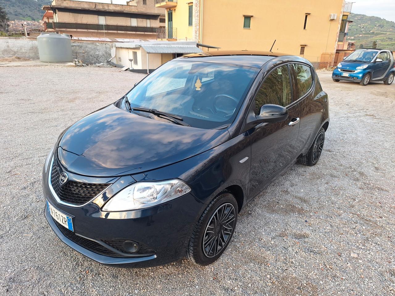 Lancia Ypsilon 1.2 69 CV 5 porte S&S Platinum