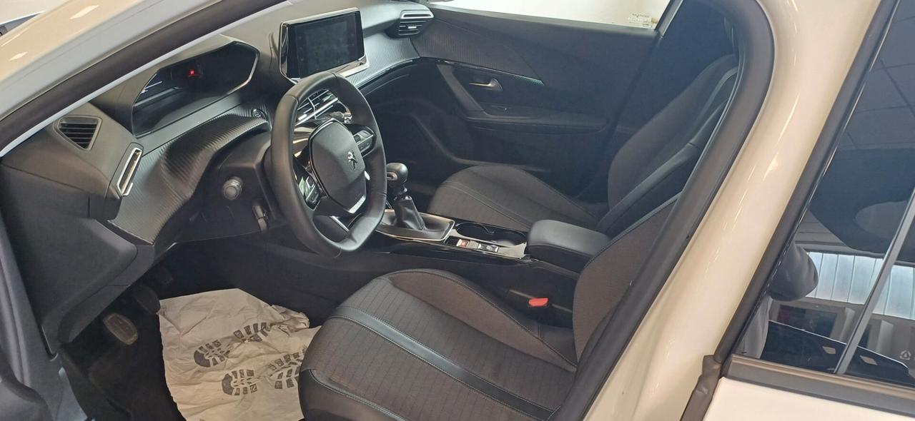 Peugeot 2008 PureTech 130 S&S Allure Navi Pack