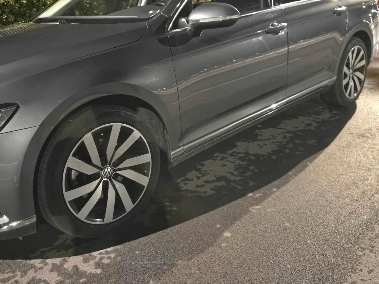 Volkswagen Passat 2.0 TDI DSG Highline BlueMotion