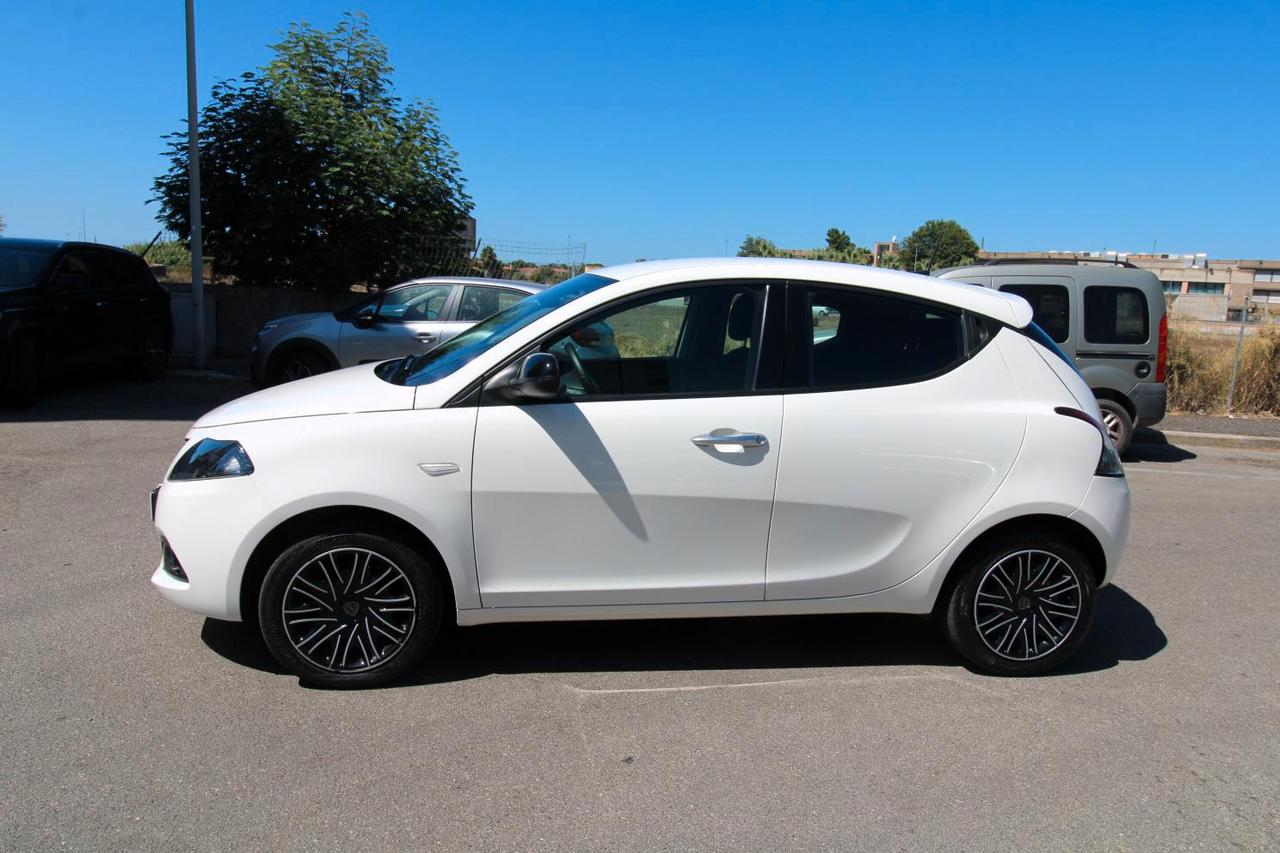 Lancia Ypsilon 1.0 FireFly 5 porte S&S Hybrid Alberta Ferretti