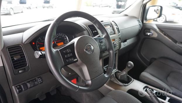 NISSAN Pathfinder 2.5 dCi LE