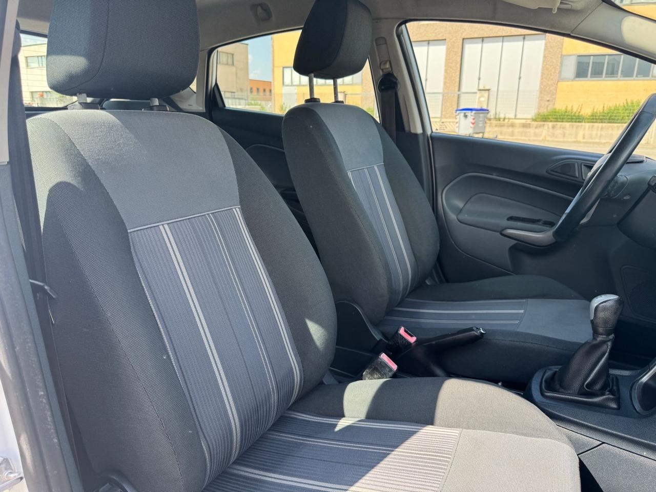 Ford Fiesta 1.4 TDCi 68CV 5 porte Titanium