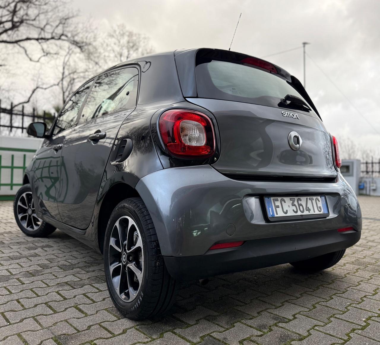 Smart ForFour 70 1.0 Youngster