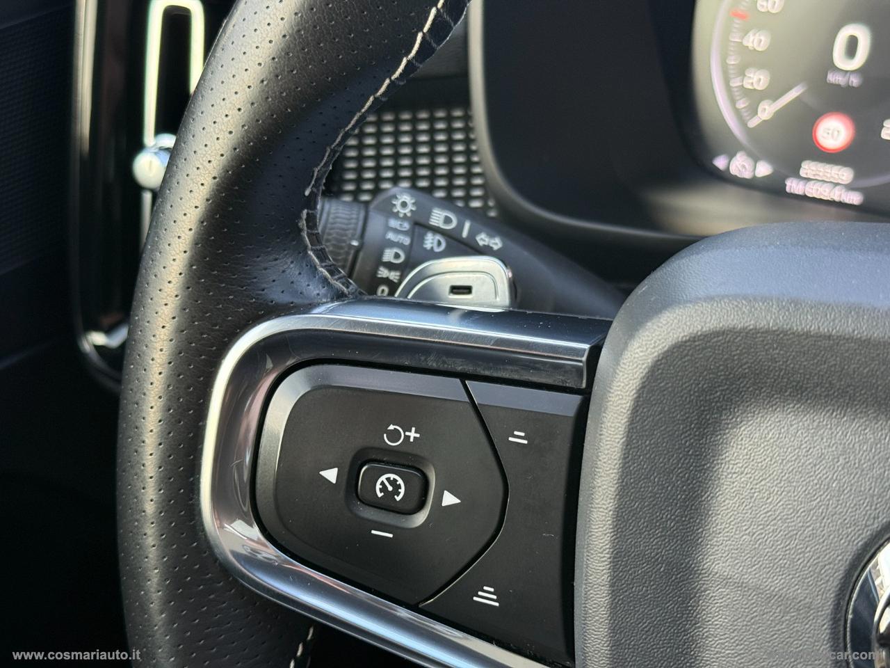 VOLVO XC40 D3 AWD Geartronic R-design N1 TETTO/GANCIO