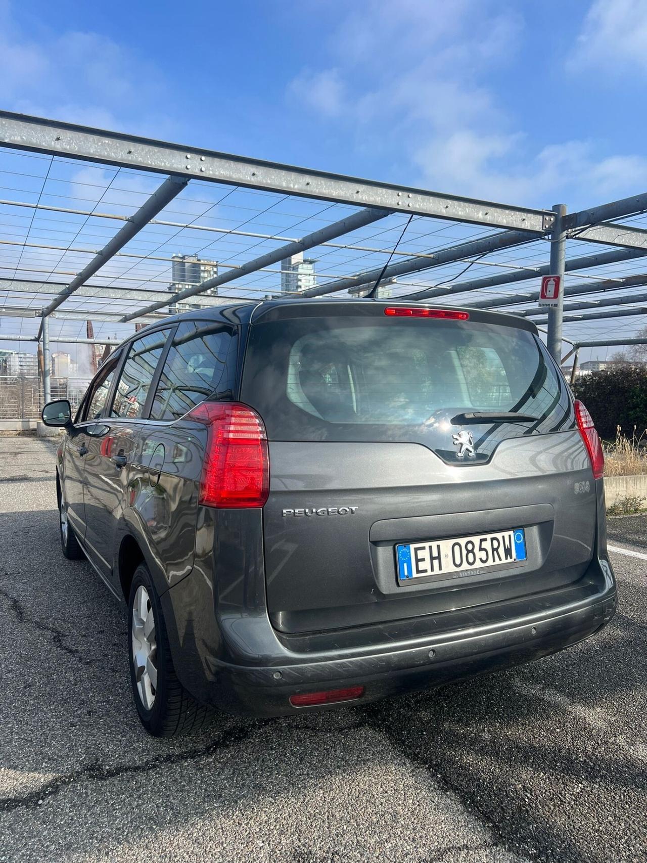 Peugeot 5008 2.0 HDi 150CV Business