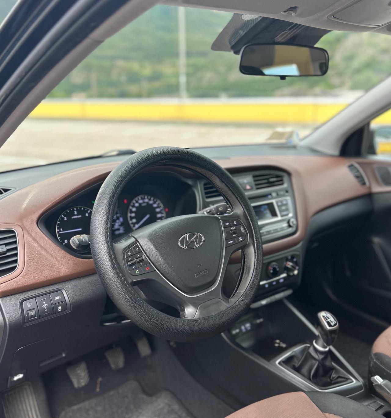 Hyundai i20 1.4 CRDi 5p Style Neopatentati 2015