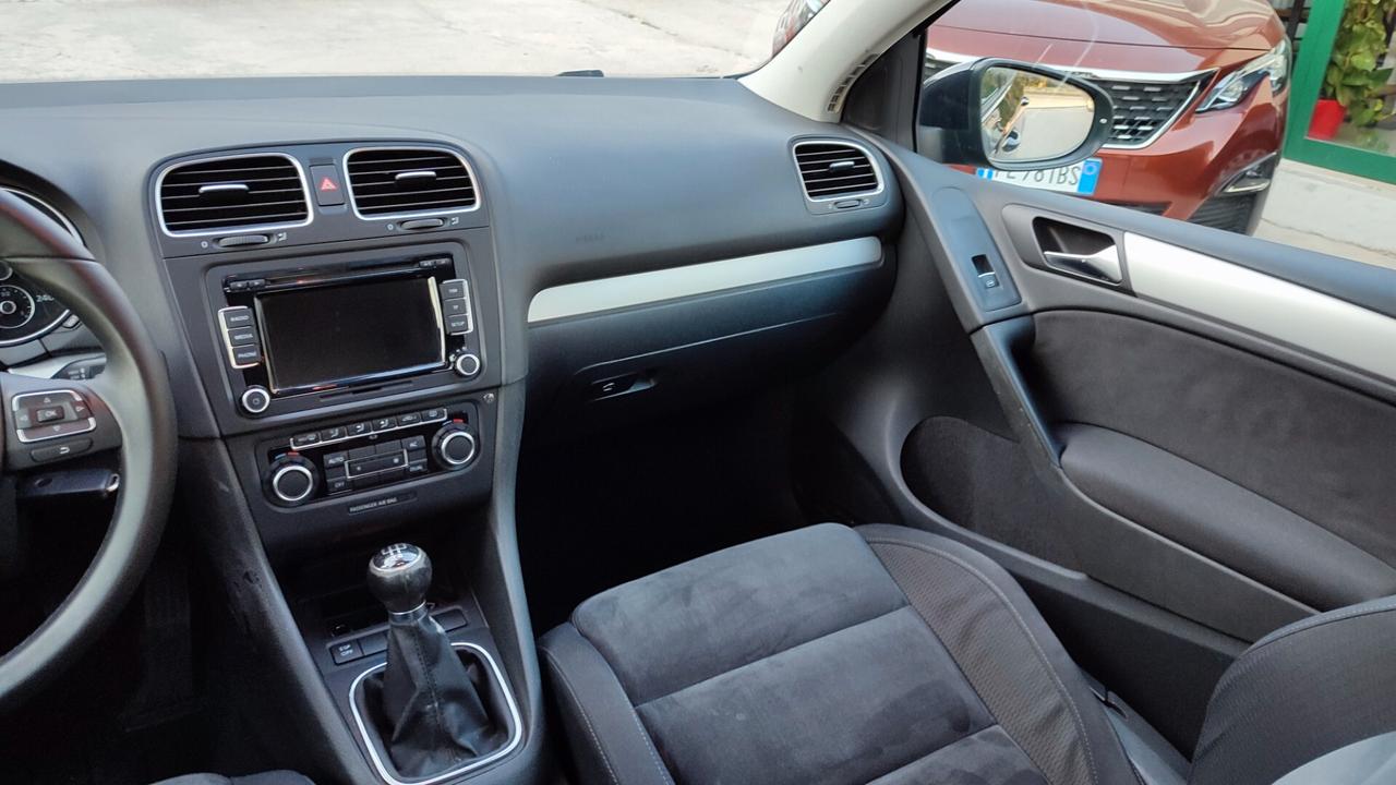 Volkswagen Golf 1.6 TDI *TETTO APRIBILE*