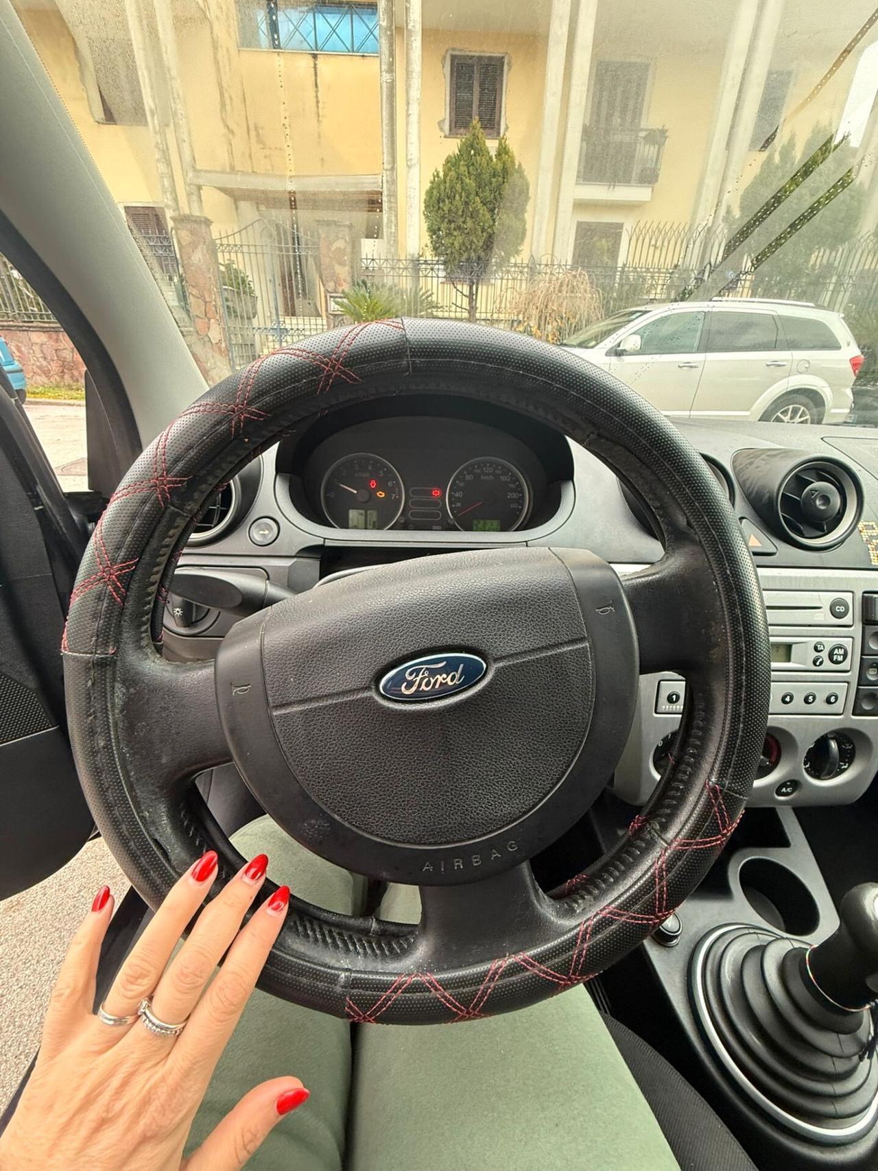 Ford Fiesta 1.2 16V 5P GHIA