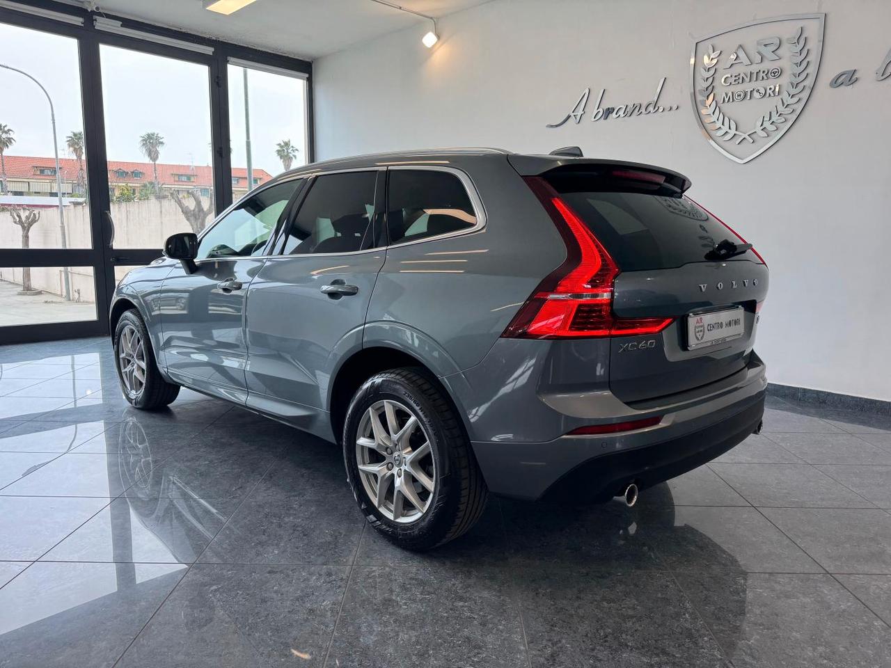 Volvo XC60 2.0 d4 190cv Awd Momentum Cockpit Full