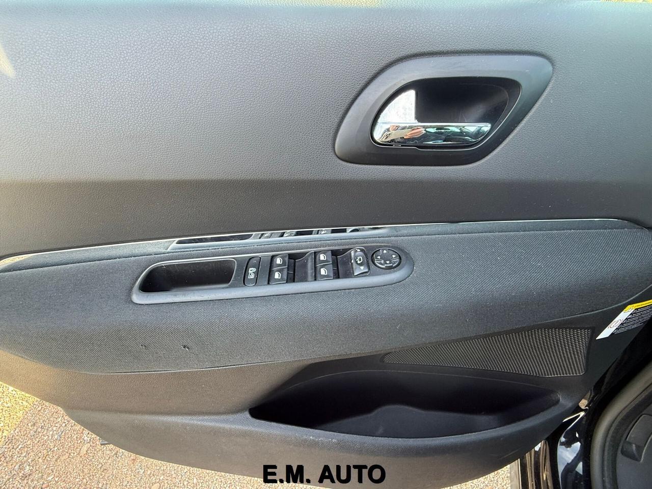 Peugeot 3008 1.6 HDi 115CV Active