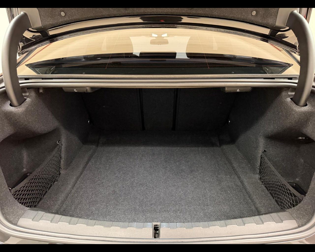 BMW Serie 3(G20/1-80/1) - 320d Luxury