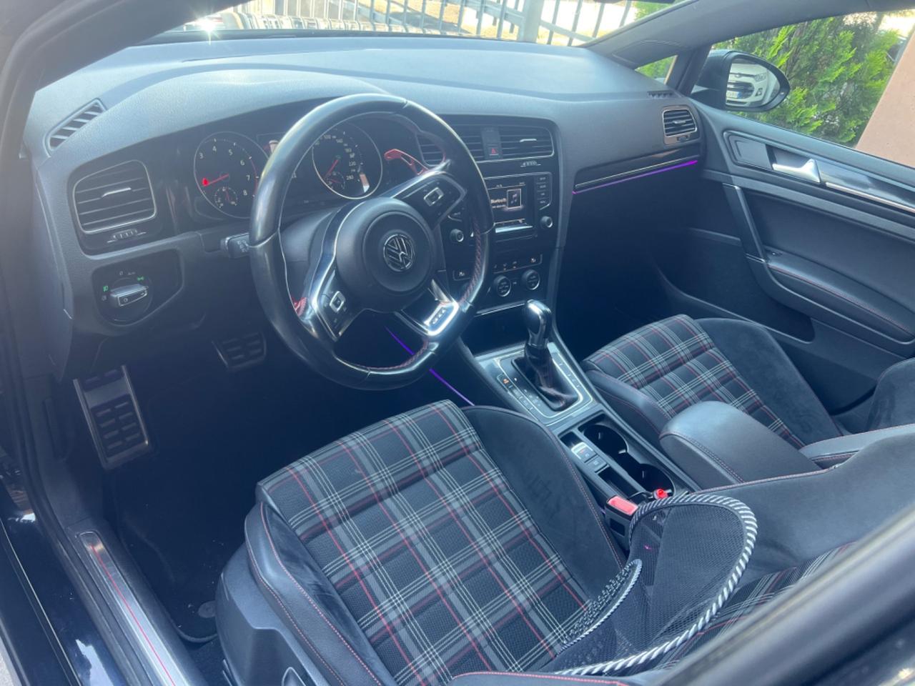 Volkswagen Golf GTI Golf GTI 2.0 TSI DSG 5p. BlueMotion Technology
