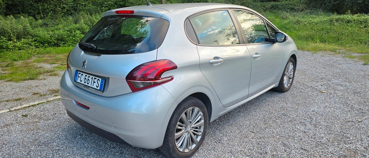 Peugeot 208 PureTech 82 5 porte Allure