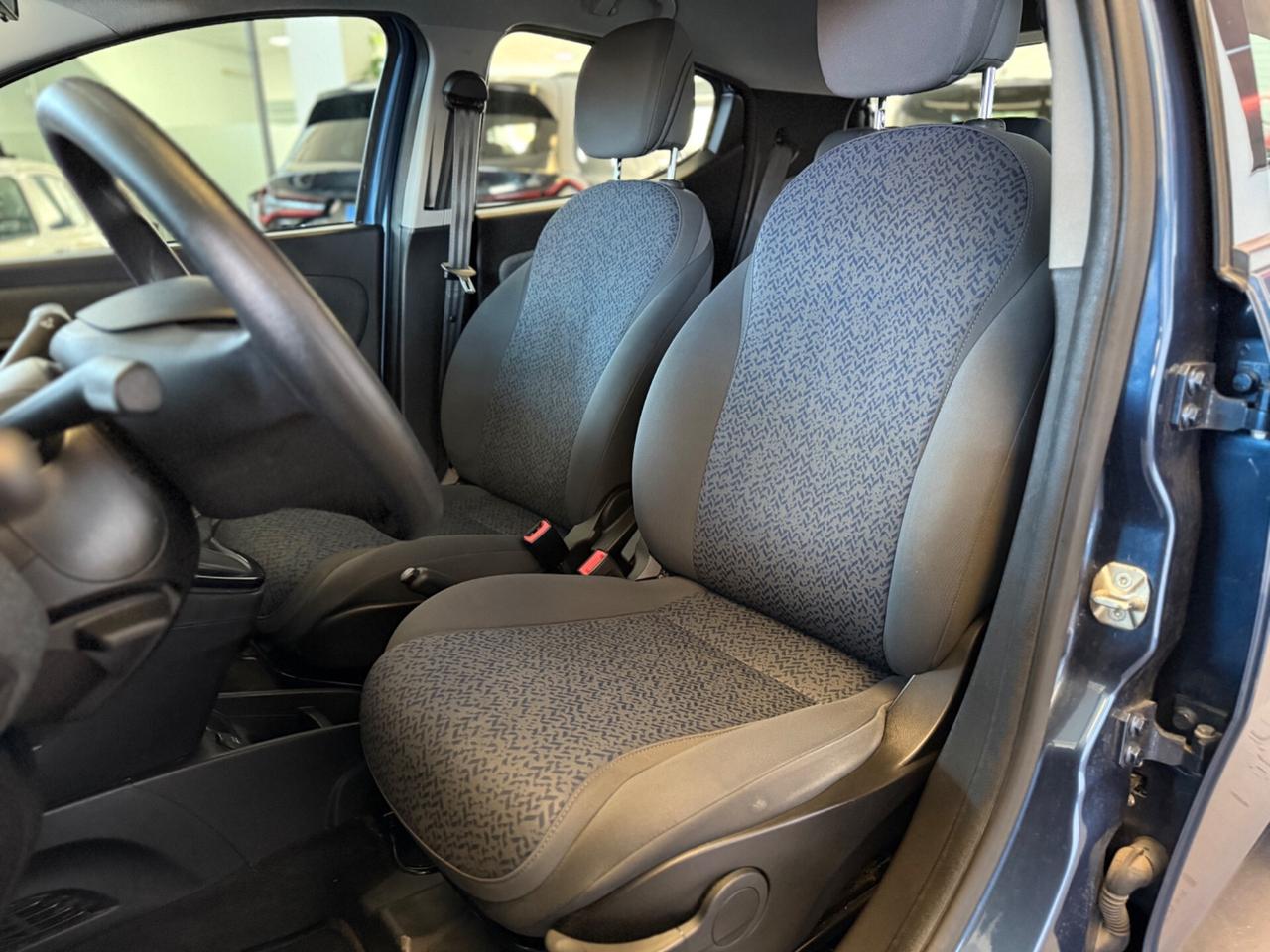Lancia Ypsilon 1.0 FireFly S&S Hybrid Ecochic Silver