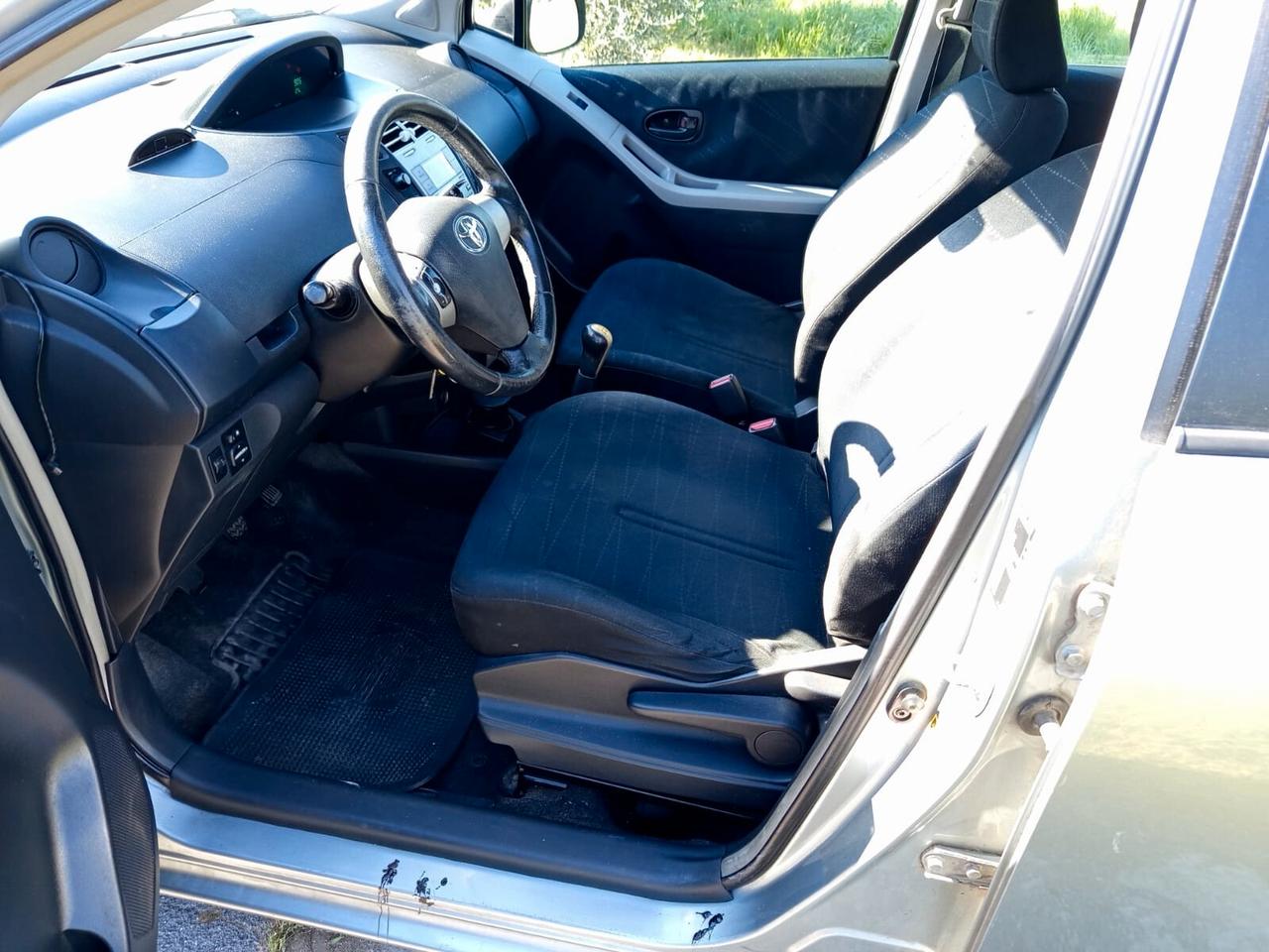 Toyota Yaris 1.0 5 porte Sol