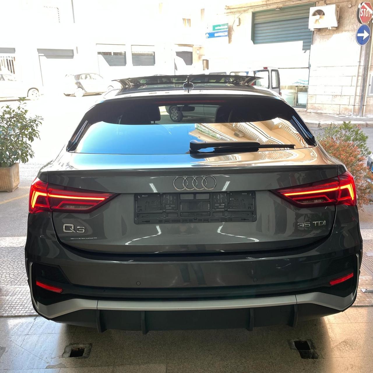 Audi Q3 35 TDI 150cv S-tronic S- line