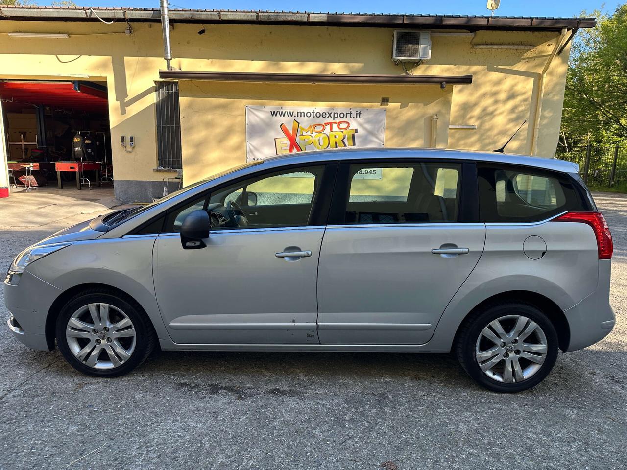 Peugeot 5008 1.6 HDi 112CV Féline