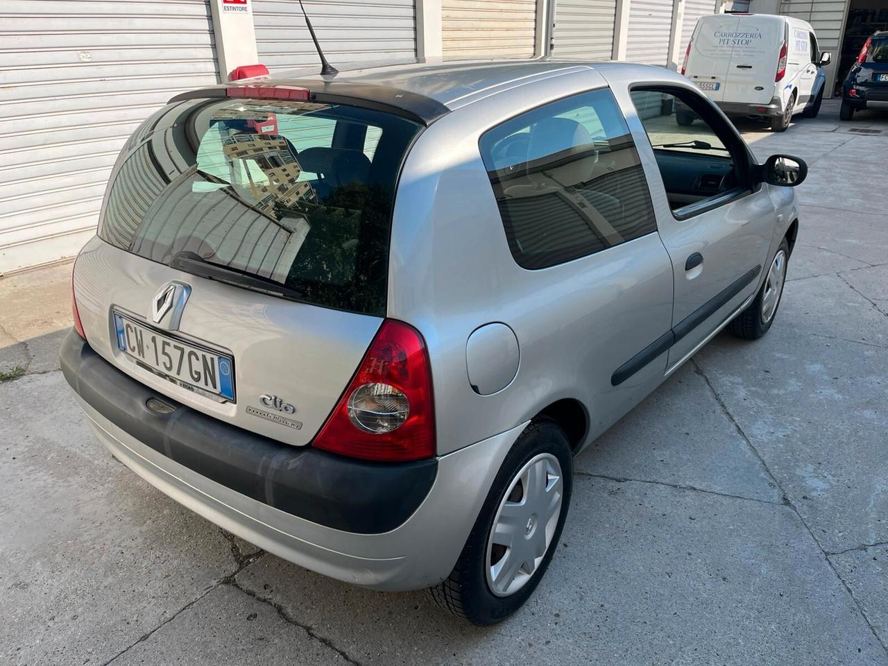 Renault Clio 1.2 16V cat 3 porte Luxe Privilège