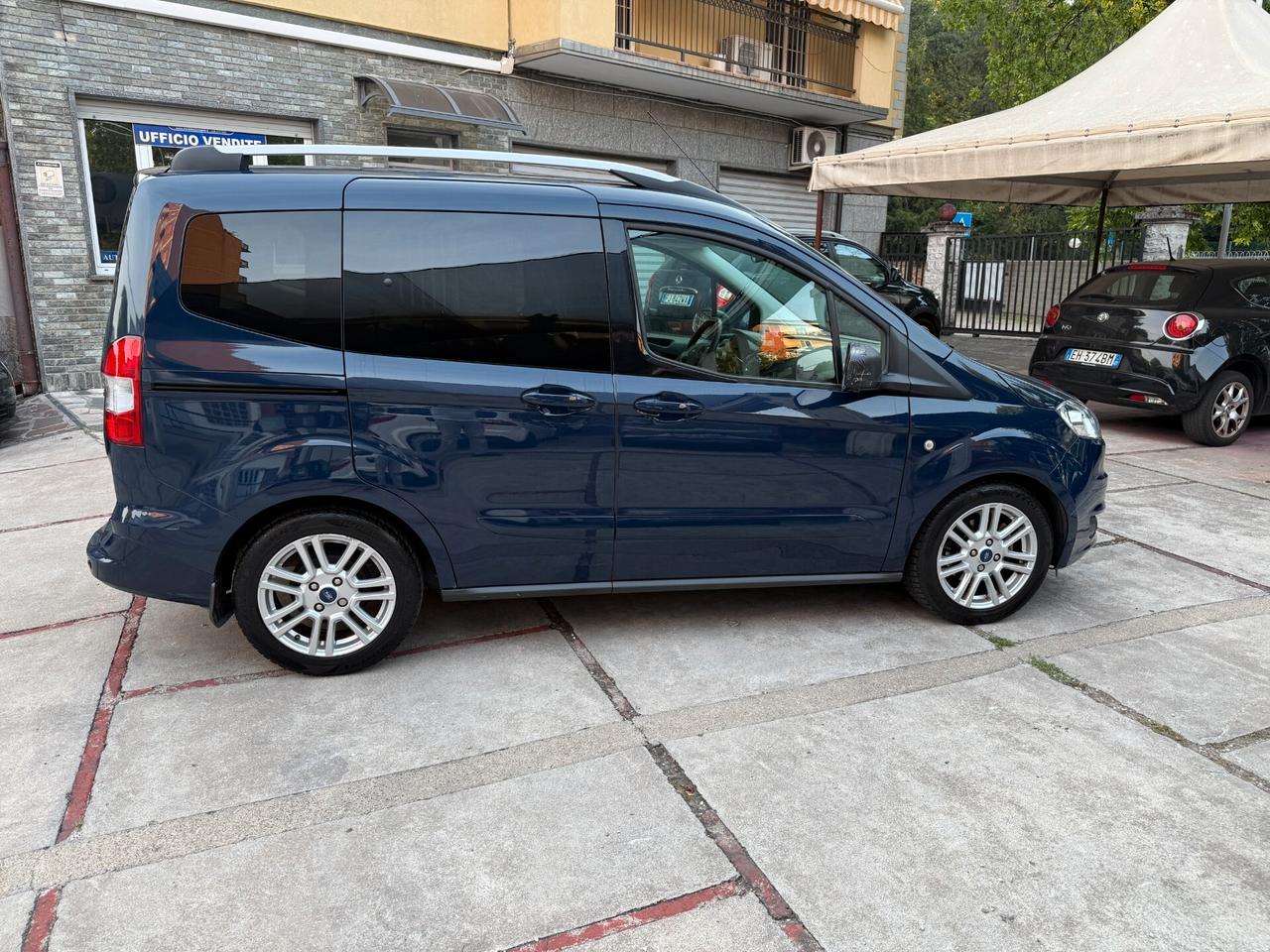 Ford Tourneo Courier 1.0 EcoBoost 100 CV Titanium