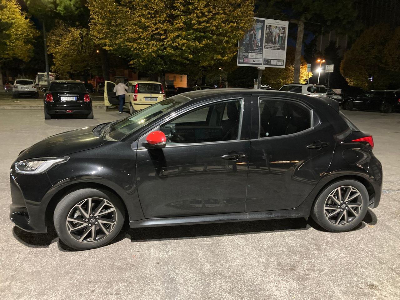 Toyota Yaris 1.5 HEV Active #7354