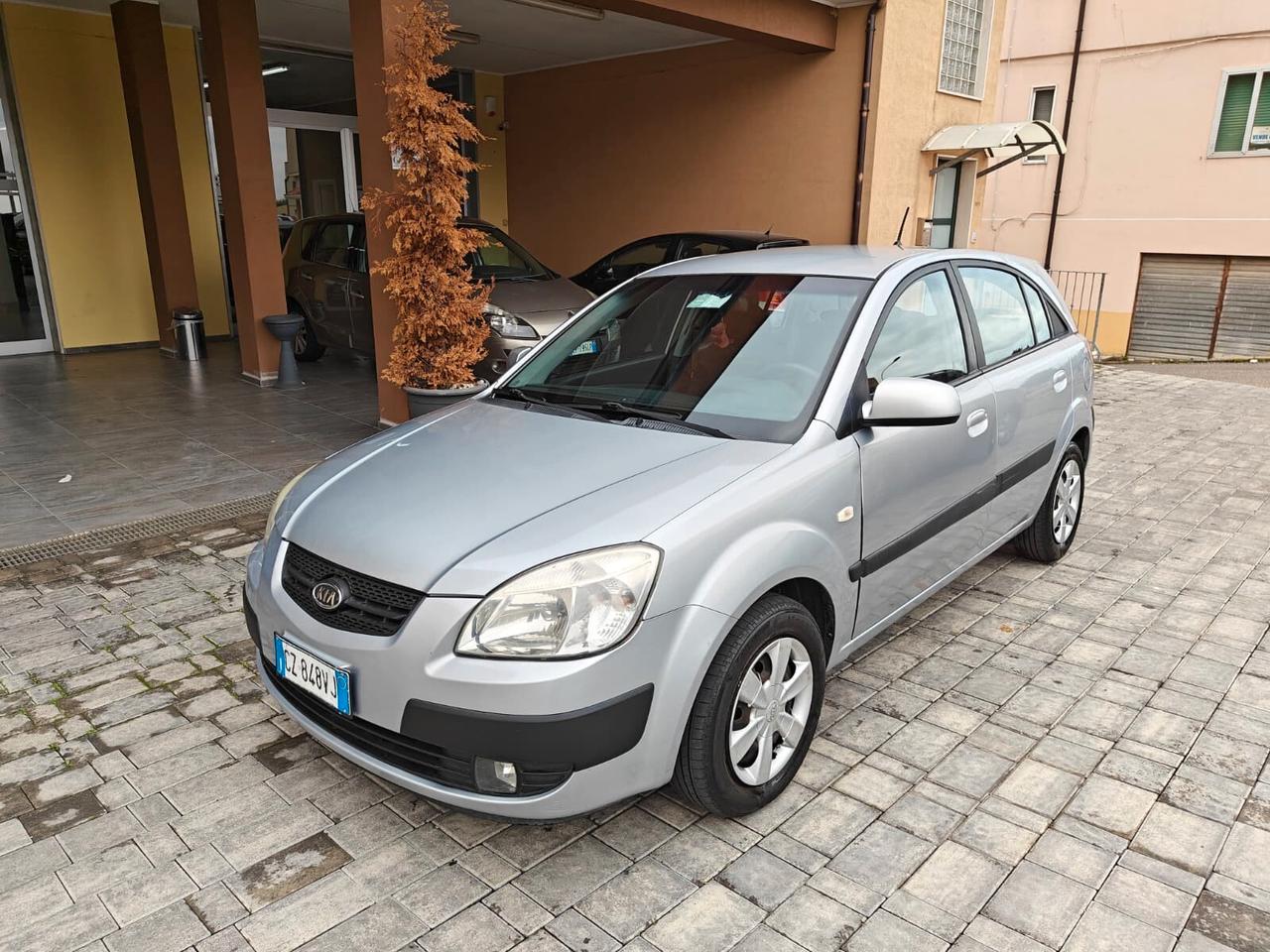 Kia Rio 1.5 16V CRDi 5p. EX Challenge