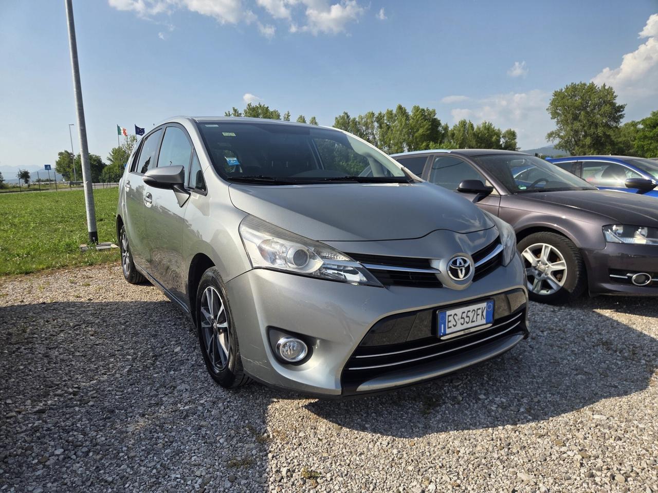TOYOTA VERSO 7 POSTI BENZINA!!