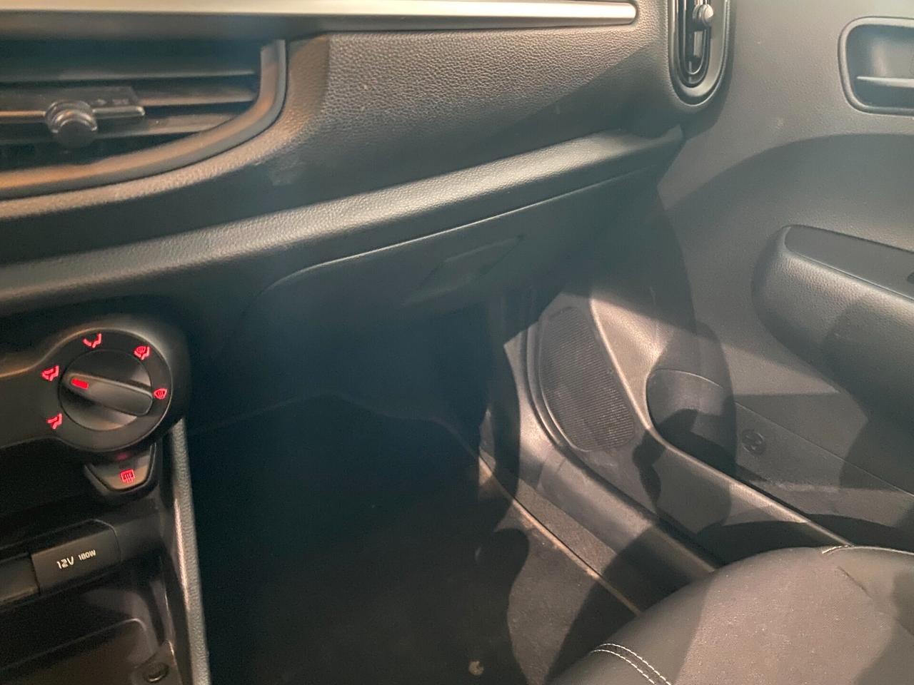 Kia Picanto 1.0 12V 5 porte Urban NEOPATENTATI