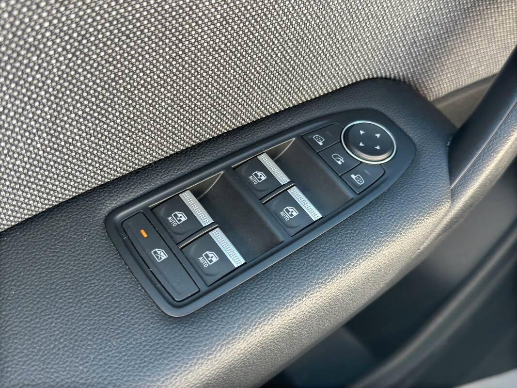 Renault Captur 1.0 eco-g Techno 100cv con Telecamera e CarPlay