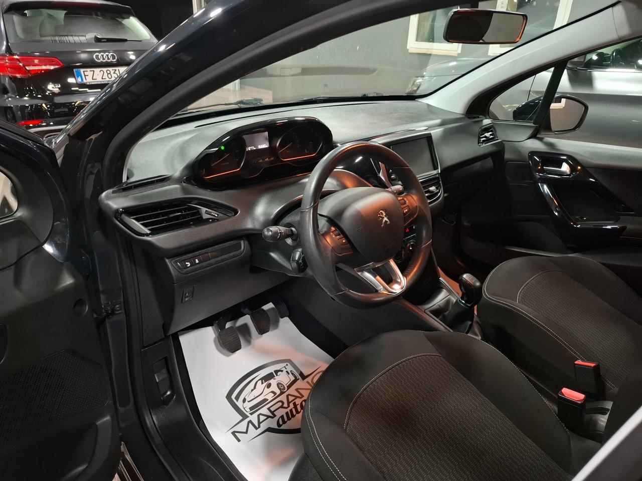 Peugeot 208 1.2 benzina NEOPATENTATO