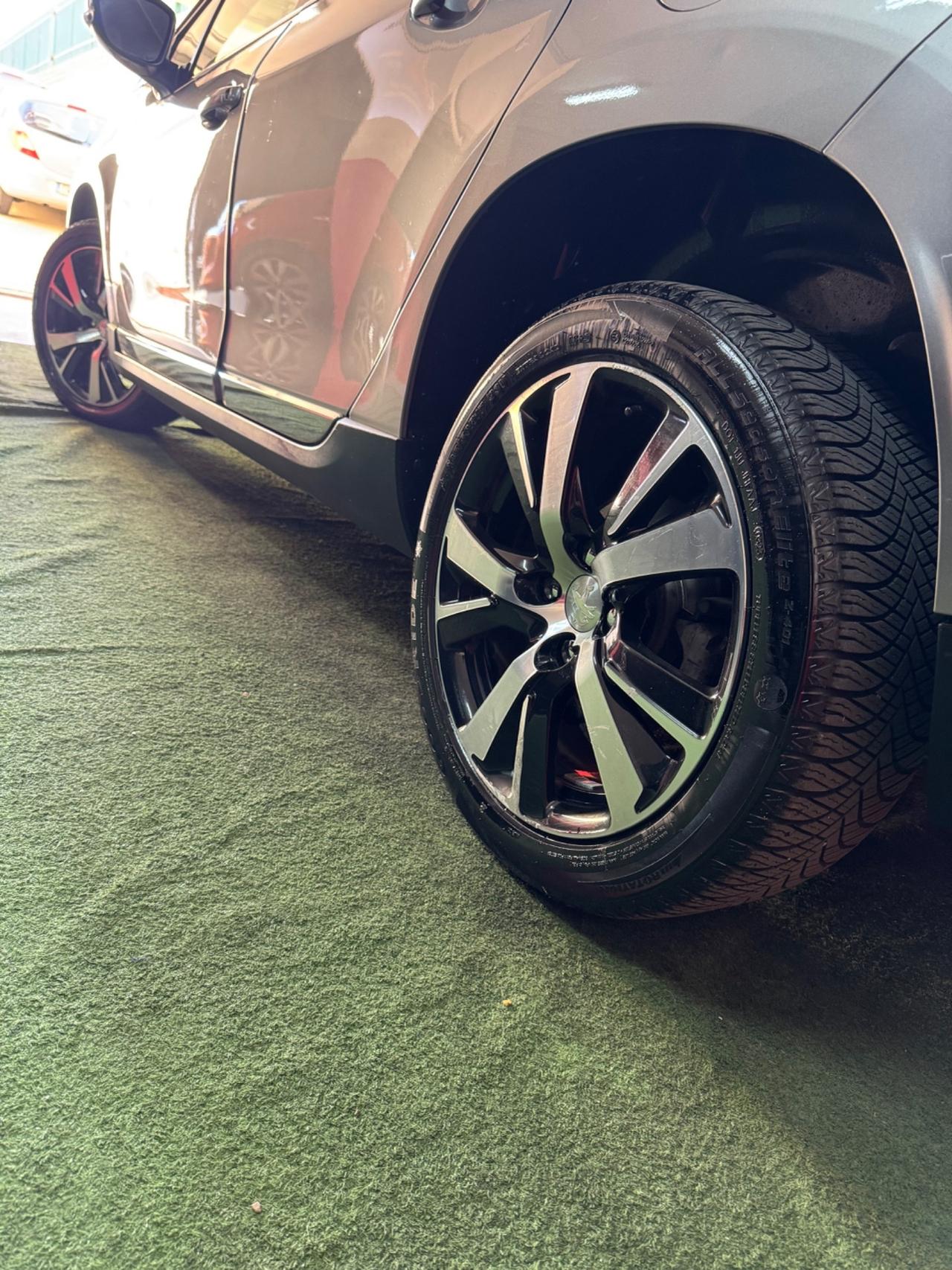 Peugeot 2008 1.6 e-HDi 92 CV Allestimento Allure top di gamma
